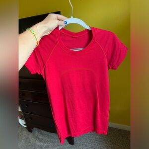 Size 6 original lululemon swiftly tank!